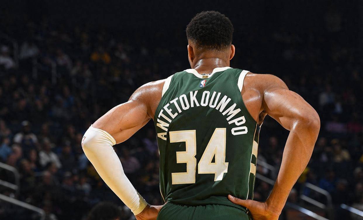 关于CBA常规赛赛程吃紧，密尔沃基雄鹿今晚主帅复盘，话题不断，数据趋势出现新变化的信息-英雄联盟s15