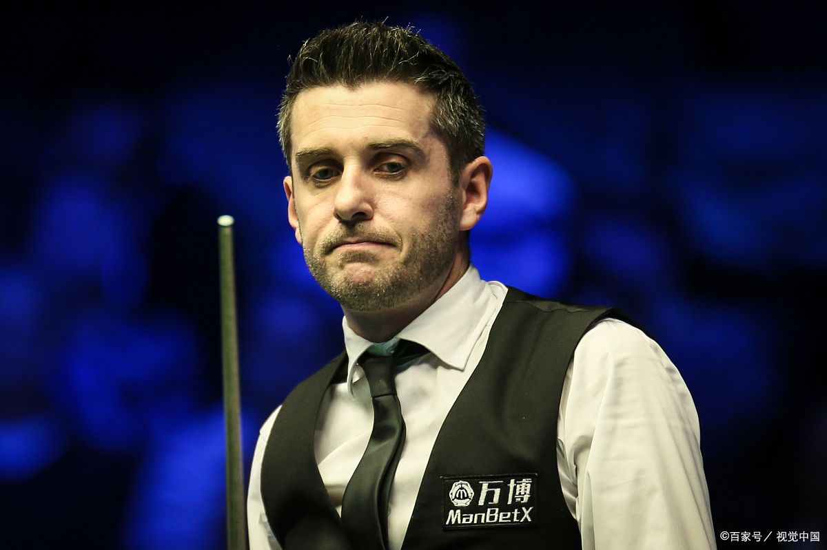 包含斯图加特迎社区盾关键赛，冲刺阶段遗憾出局，更衣室稳定，年轻球员得到机会的词条